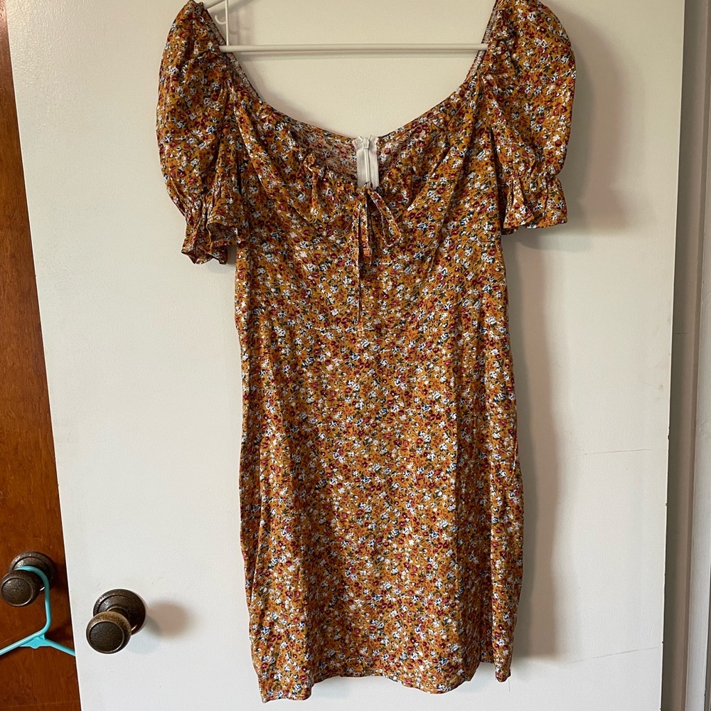 shein, size S, floral print mainly yellow, off the shoulders